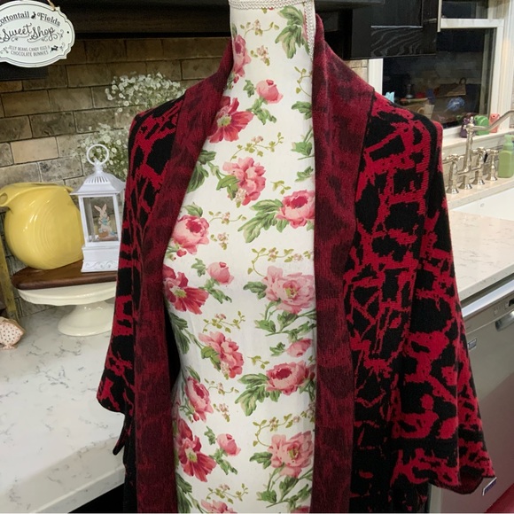 Ming Wang Open Front Knit Kimono Cardigan
Sweater Red and Black Small/Medium
New - Picture 2 of 13